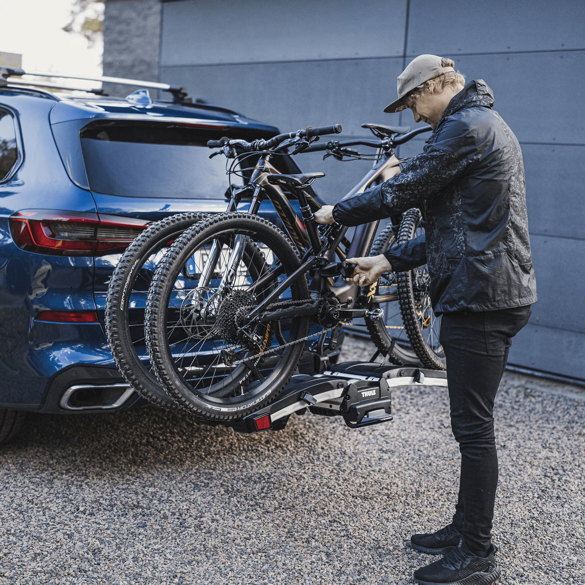 Thule EasyFold XT 2-bike hitch bike rack black
